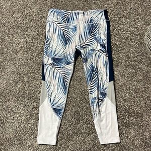 Avia leaf cropped leggings